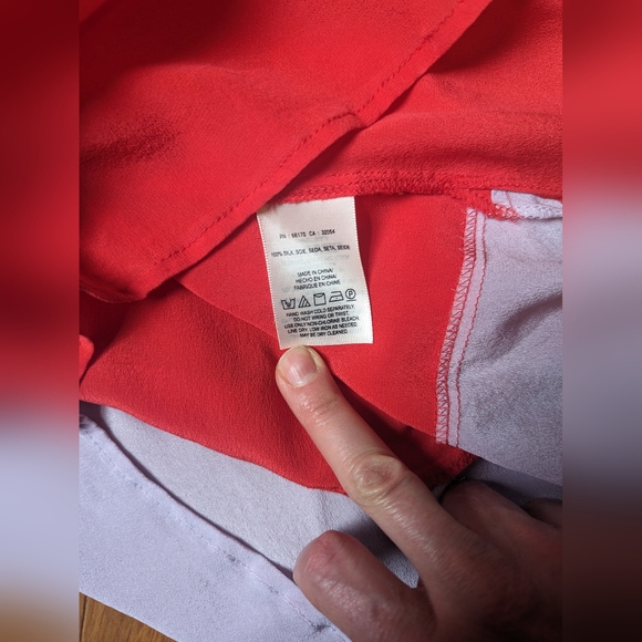 Anthropologie maeve silk racerback tank top 8 red - EUC/Like new condition - Picture 3 of 6